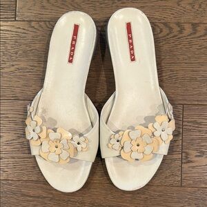 Prada Women's Floral Slide Sandals - Cream and Tan